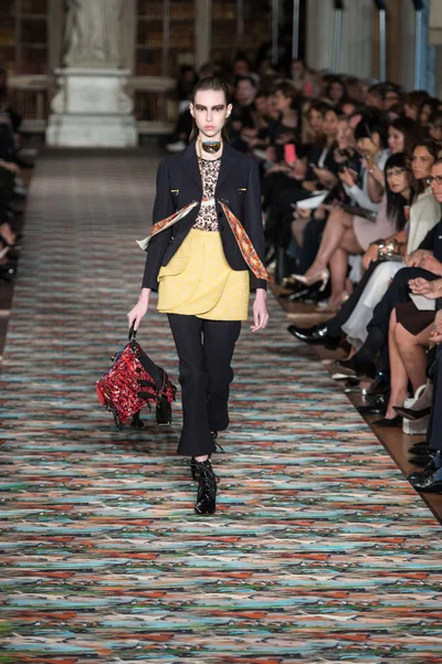Look 1